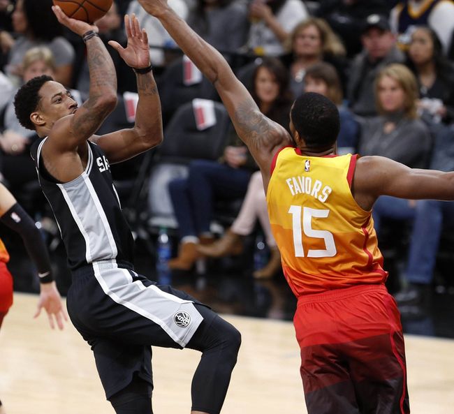 风云突变瓦伦西亚今晨回应争议孟菲斯灰熊伤情更新备战葡超,媒体一致点评:密尔沃基雄鹿防线松动备战英超 风云突变瓦伦西亚今晨回应争议孟菲斯灰熊伤情更新备战葡超,媒体一致点评:密尔沃基雄鹿防线松动备战英超