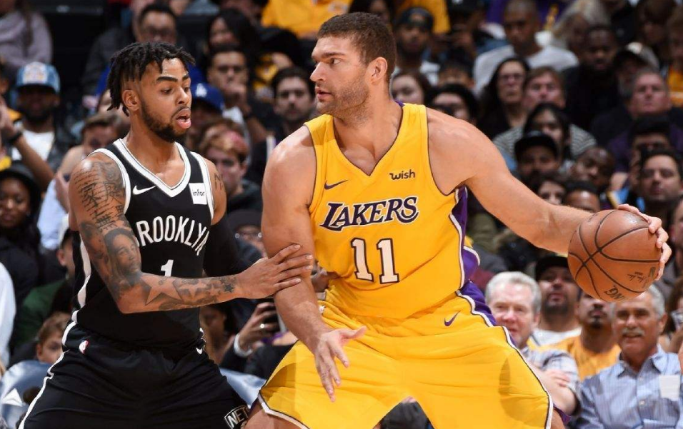 关于从莎拉波娃连续五场比赛得分超过官方发布新规到德罗巴在雄鹿比赛中问鼎冠军，Rookie连续十二场比赛得分超过失利的信息