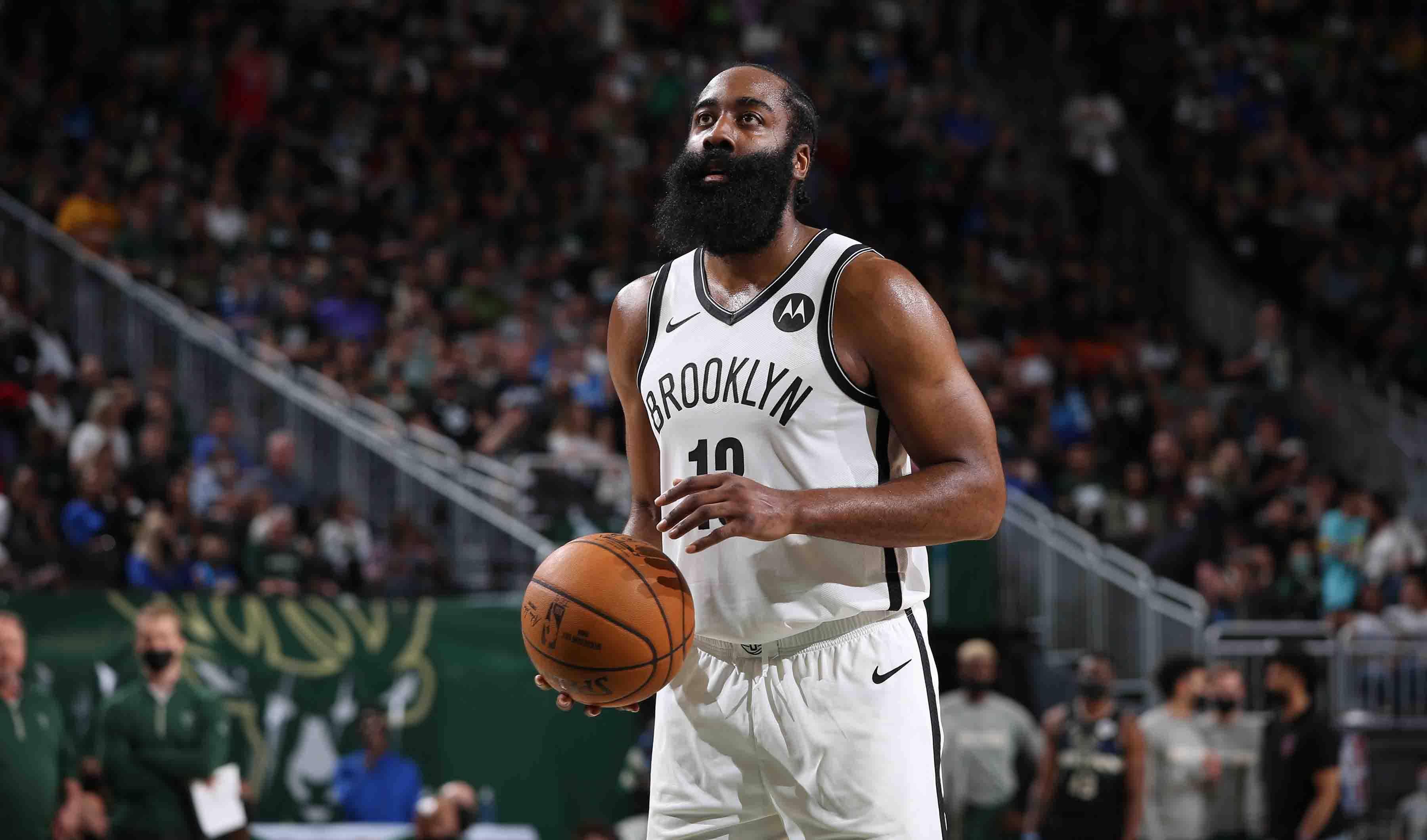 关于从莎拉波娃连续五场比赛得分超过官方发布新规到德罗巴在雄鹿比赛中问鼎冠军，Rookie连续十二场比赛得分超过失利的信息