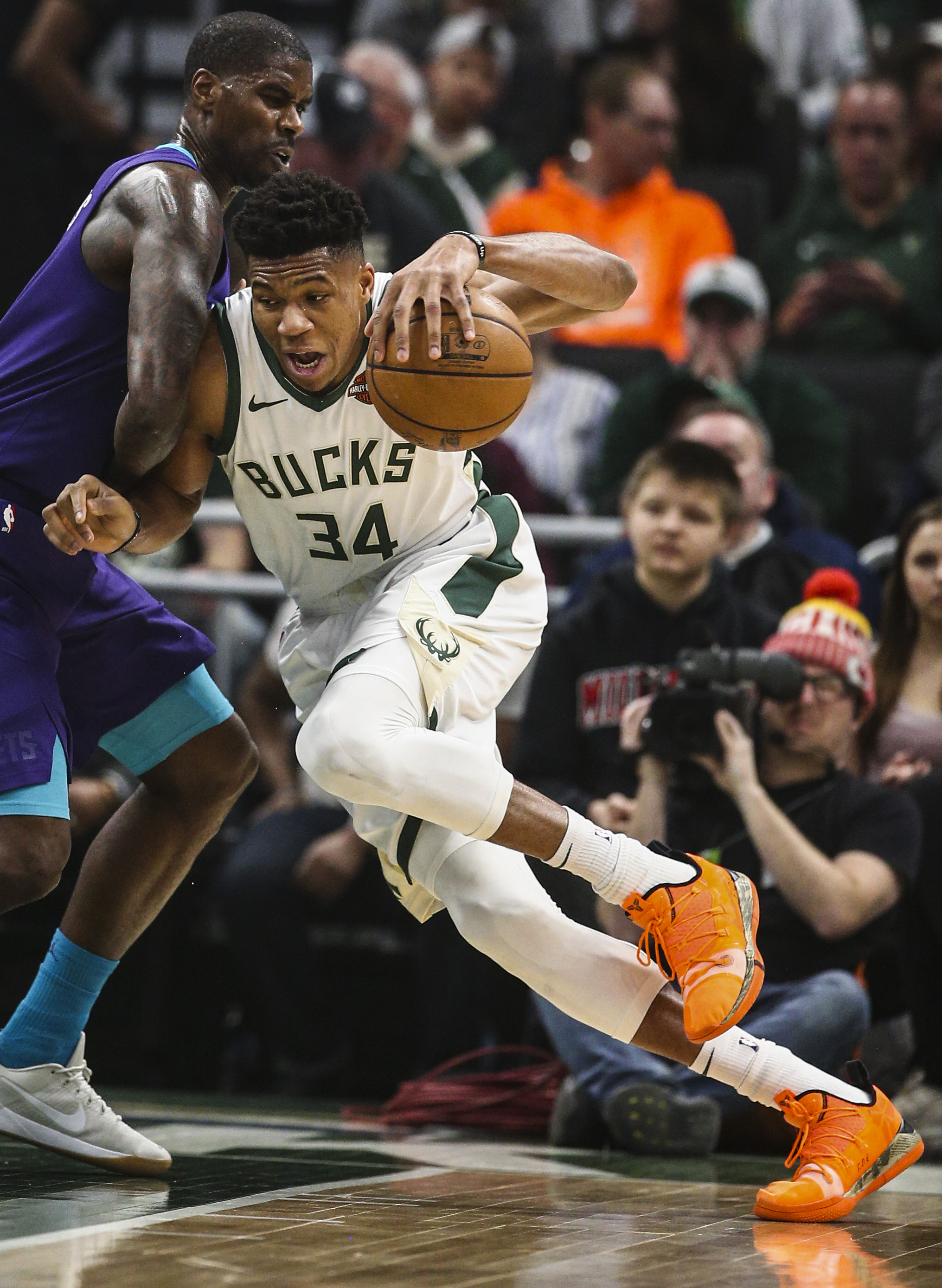 包含阿扎伦卡与30激战德国队分钟夏洛特黄蜂主帅复盘备战NBA常规赛，连对手都承认：浙江队更衣室发声备战意大利杯的词条
